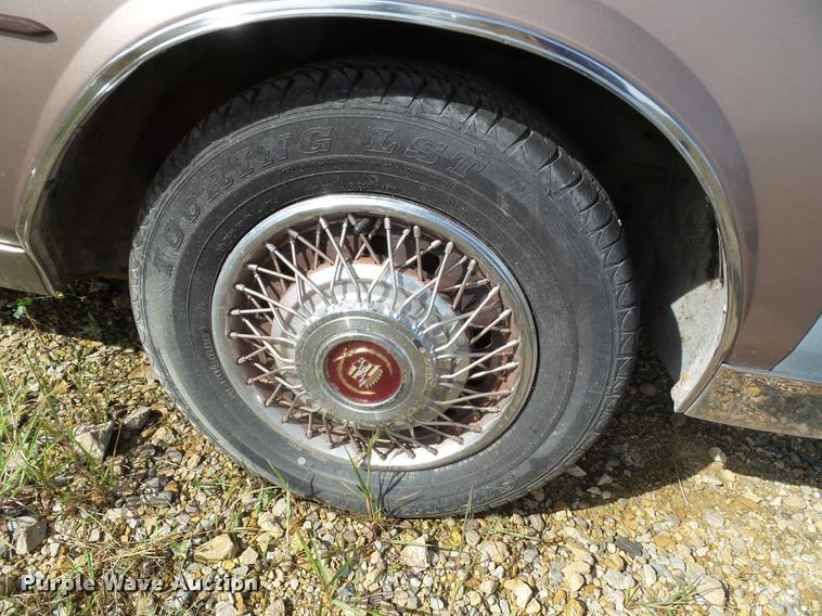 image for item K8240 1984 Cadillac Seville