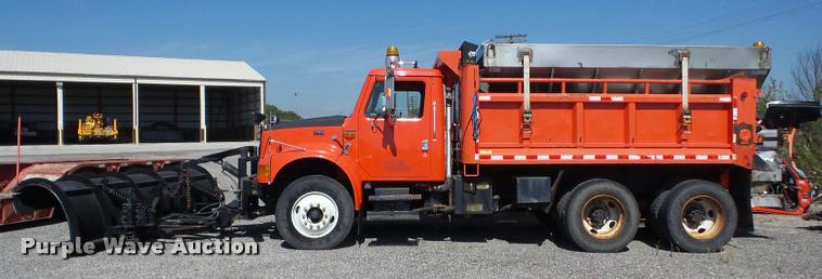 image for item AG9365 1999 International 4900 dump truck