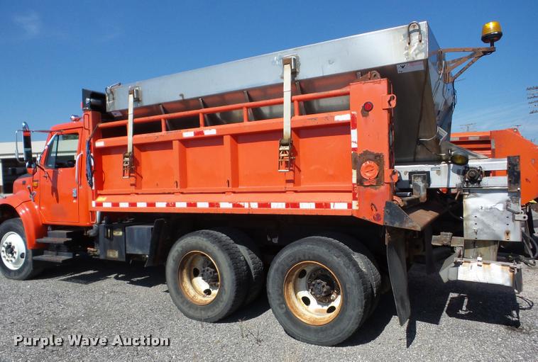 image for item AG9365 1999 International 4900 dump truck