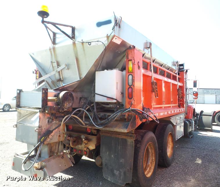 image for item AG9365 1999 International 4900 dump truck