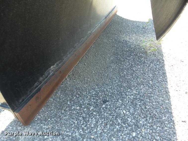 image for item AG9365 1999 International 4900 dump truck