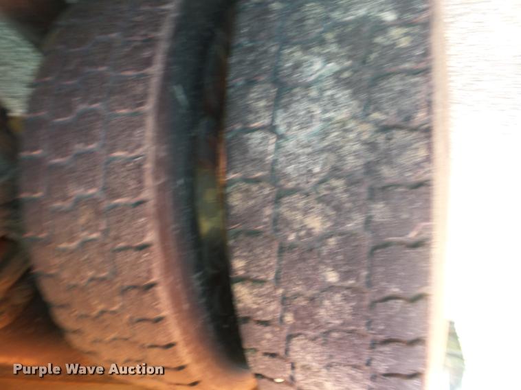 image for item AG9365 1999 International 4900 dump truck