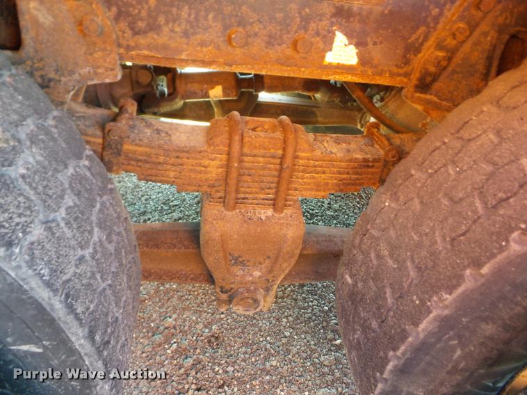 image for item AG9365 1999 International 4900 dump truck
