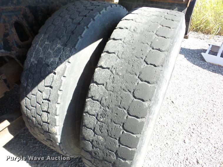 image for item AG9365 1999 International 4900 dump truck