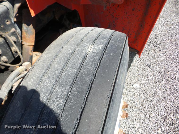 image for item AG9365 1999 International 4900 dump truck