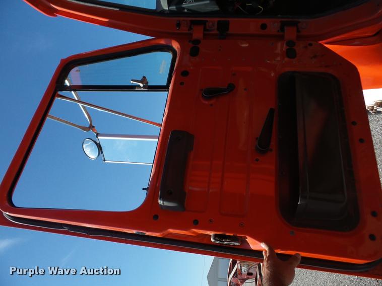 image for item AG9365 1999 International 4900 dump truck