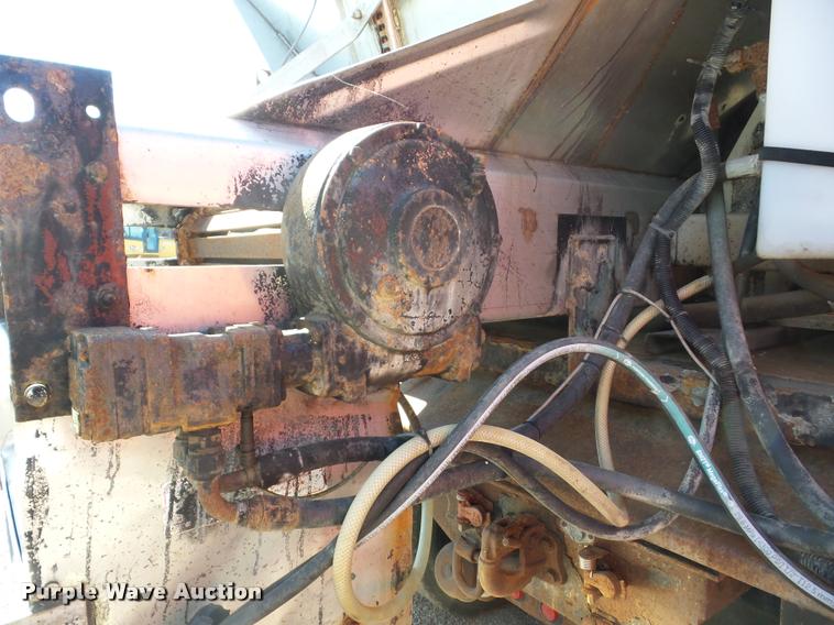 image for item AG9365 1999 International 4900 dump truck