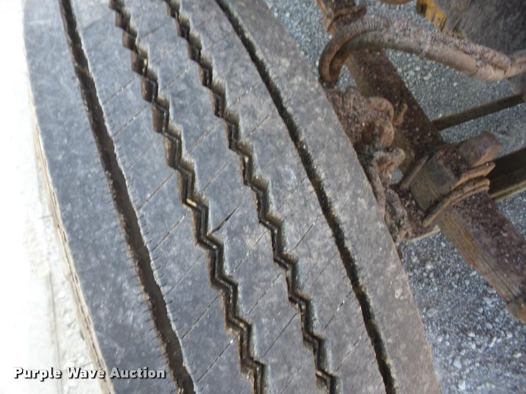 image for item AG9367 2000 Sterling L7501 oil distribution truck