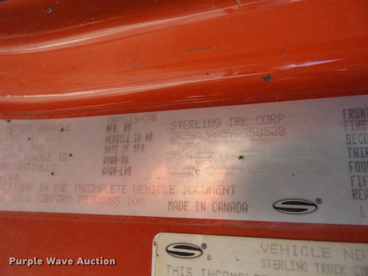 image for item AG9367 2000 Sterling L7501 oil distribution truck