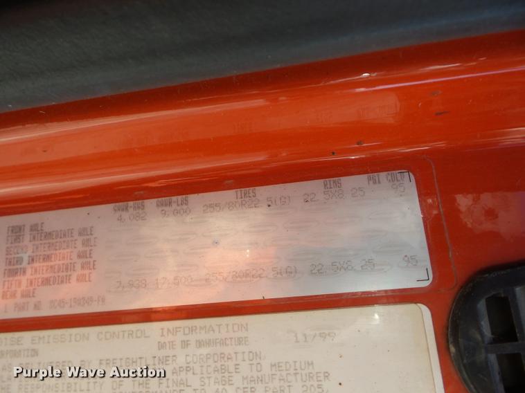 image for item AG9367 2000 Sterling L7501 oil distribution truck