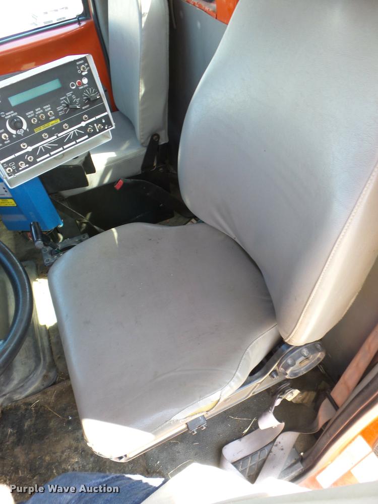 image for item AG9367 2000 Sterling L7501 oil distribution truck