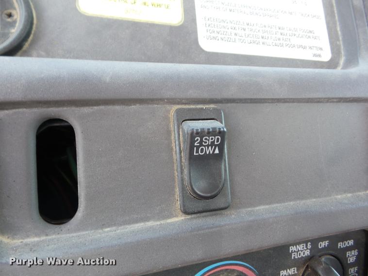 image for item AG9367 2000 Sterling L7501 oil distribution truck