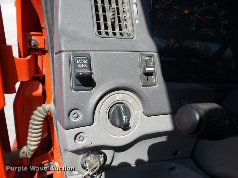 image for item AG9367 2000 Sterling L7501 oil distribution truck