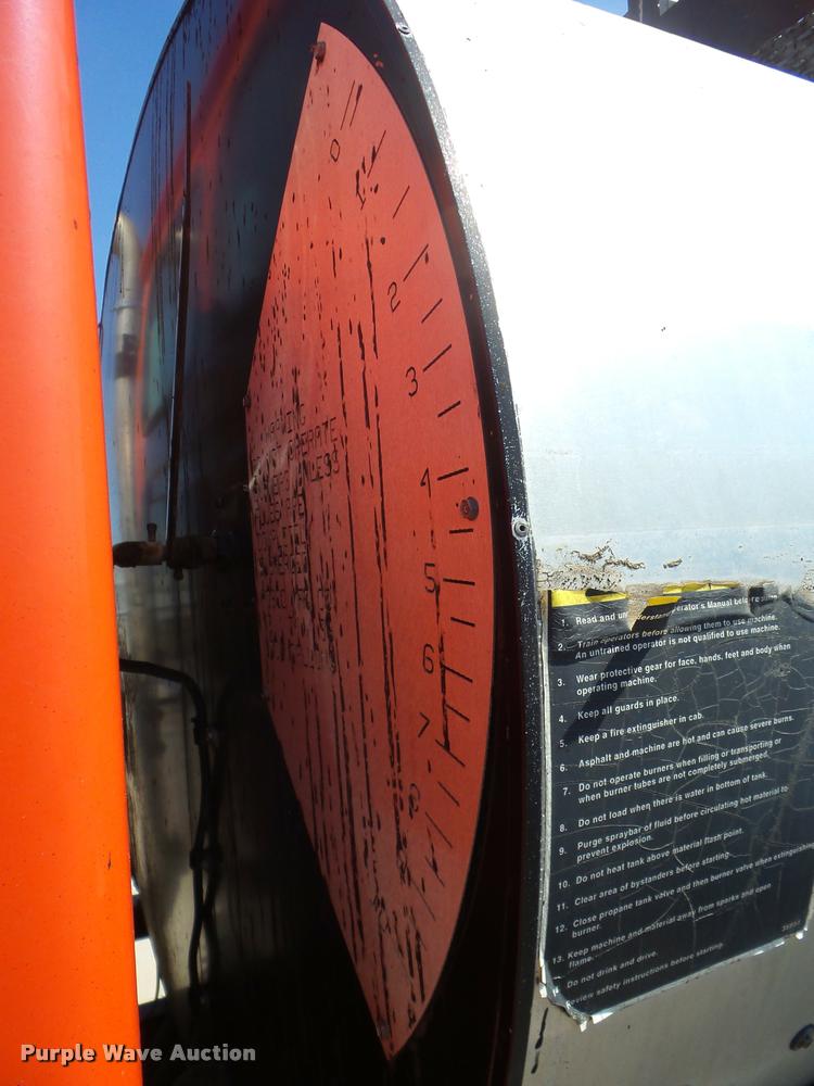 image for item AG9367 2000 Sterling L7501 oil distribution truck