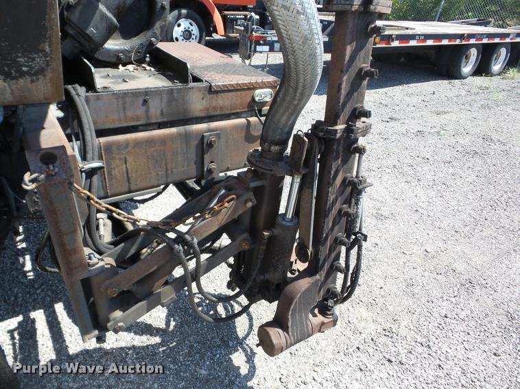 image for item AG9367 2000 Sterling L7501 oil distribution truck