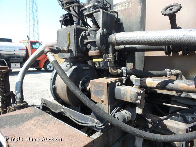 image for item AG9367 2000 Sterling L7501 oil distribution truck