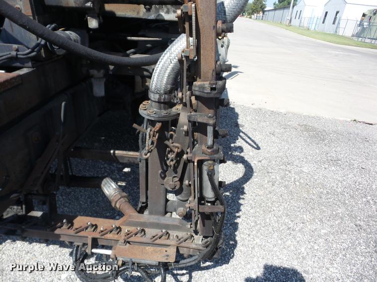 image for item AG9367 2000 Sterling L7501 oil distribution truck