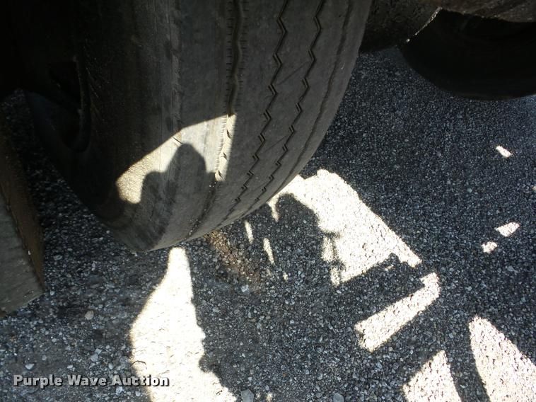 image for item AG9368 2000 Sterling L7501 oil distributor truck