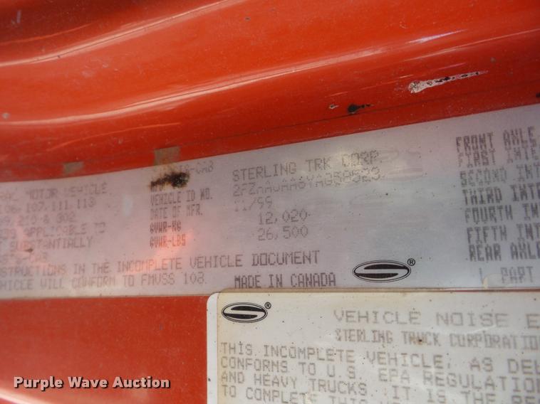 image for item AG9368 2000 Sterling L7501 oil distributor truck