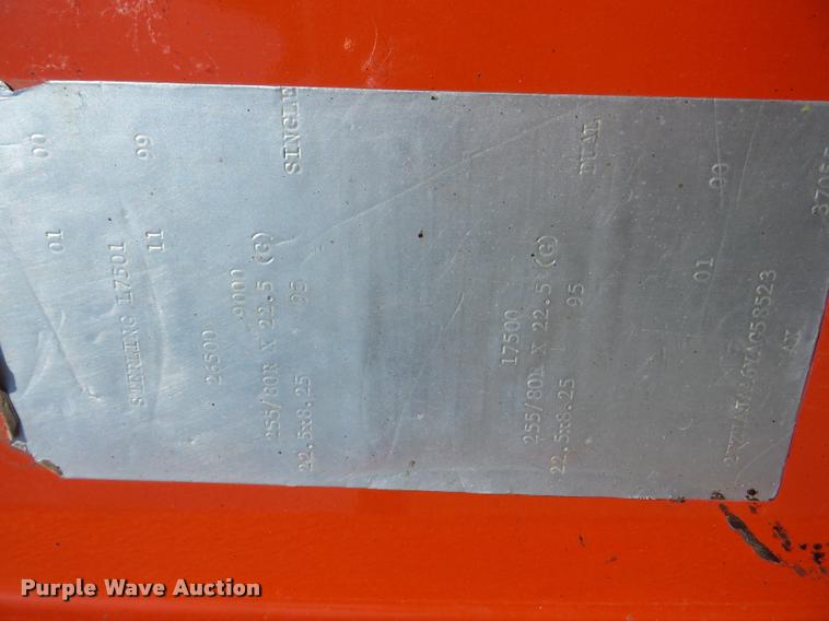 image for item AG9368 2000 Sterling L7501 oil distributor truck