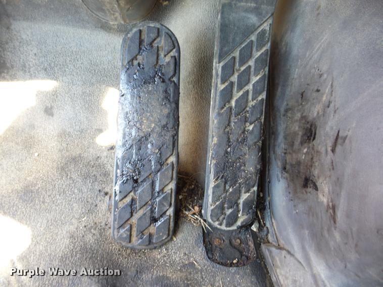 image for item AG9368 2000 Sterling L7501 oil distributor truck