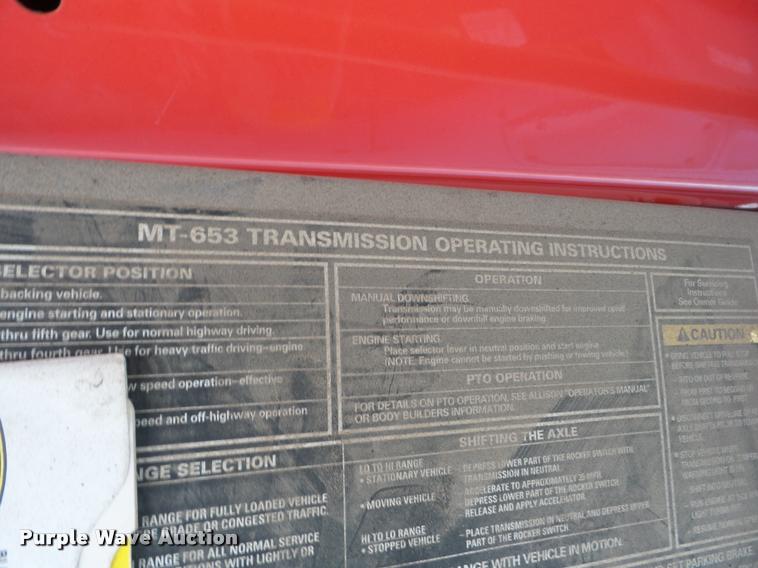 image for item AG9368 2000 Sterling L7501 oil distributor truck