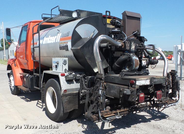 image for item AG9369 2000 Sterling L7500 oil distributor truck