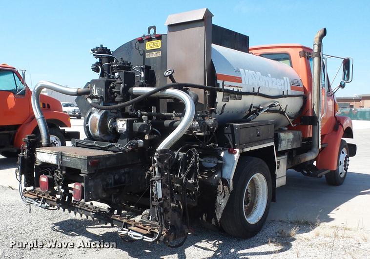 2000 Sterling L7500 oil distributor truck in Chanute, KS Item AG9369