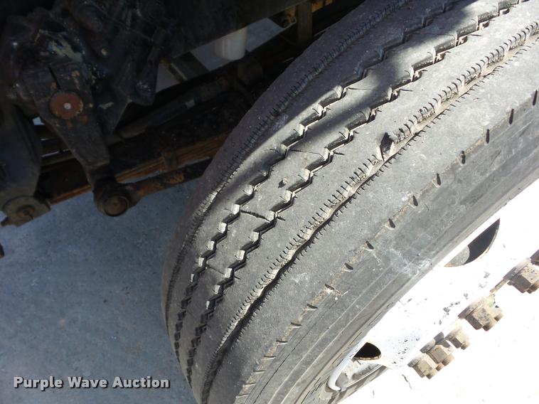 image for item AG9369 2000 Sterling L7500 oil distributor truck