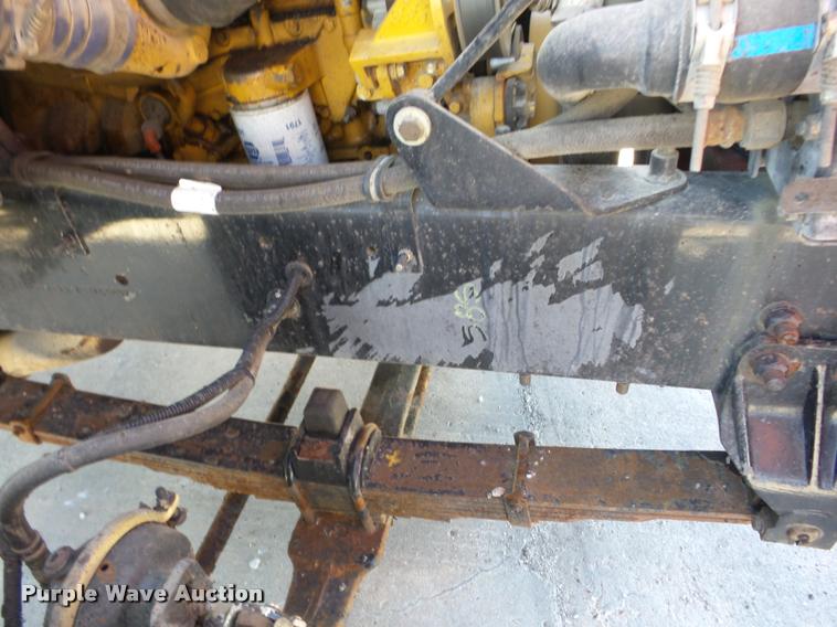 image for item AG9369 2000 Sterling L7500 oil distributor truck