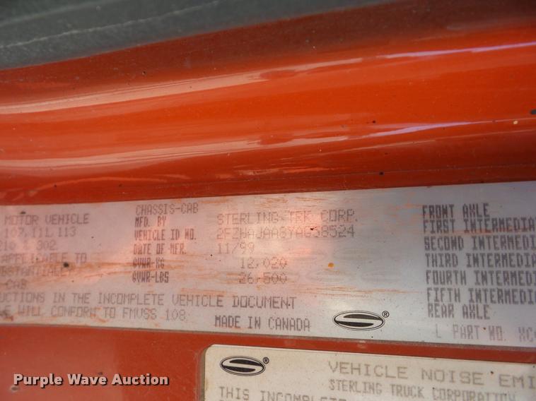 image for item AG9369 2000 Sterling L7500 oil distributor truck