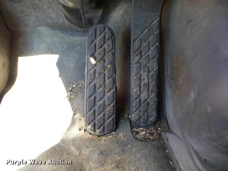 image for item AG9369 2000 Sterling L7500 oil distributor truck