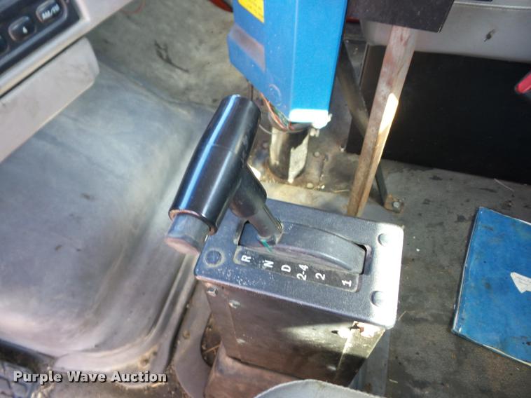 image for item AG9369 2000 Sterling L7500 oil distributor truck