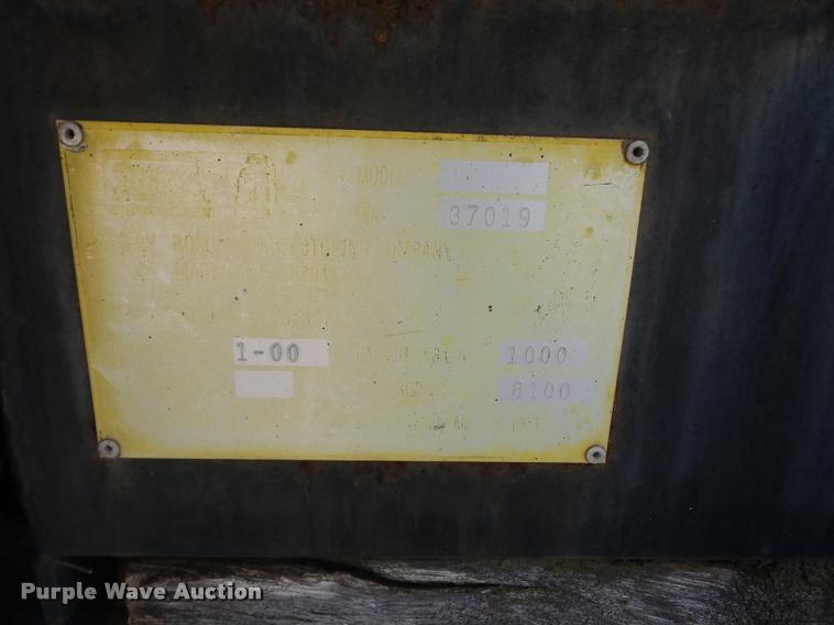 image for item AG9369 2000 Sterling L7500 oil distributor truck