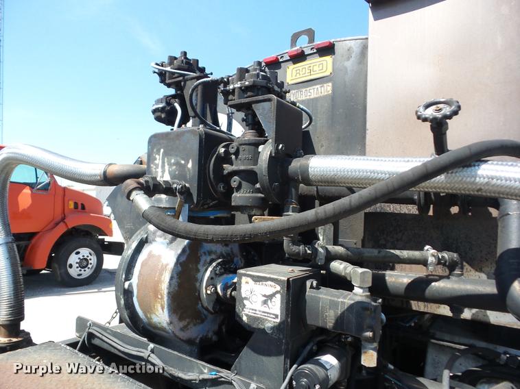 image for item AG9369 2000 Sterling L7500 oil distributor truck