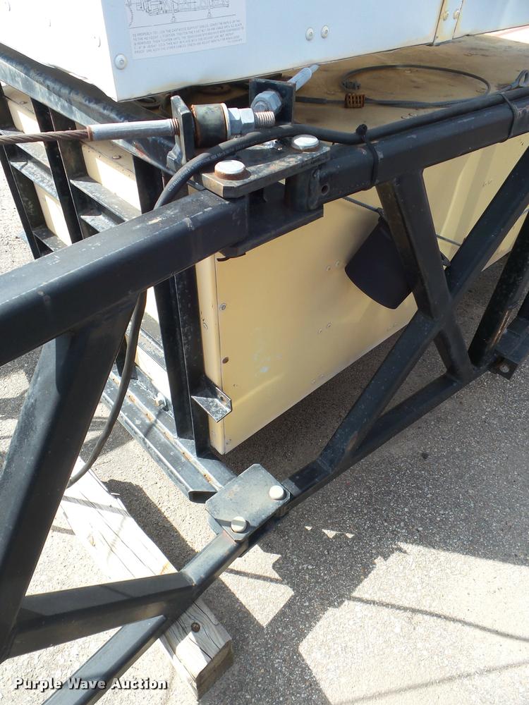 image for item AP9636 1999 Enabs Safe-Stop TTMA8290LC crash attenuator