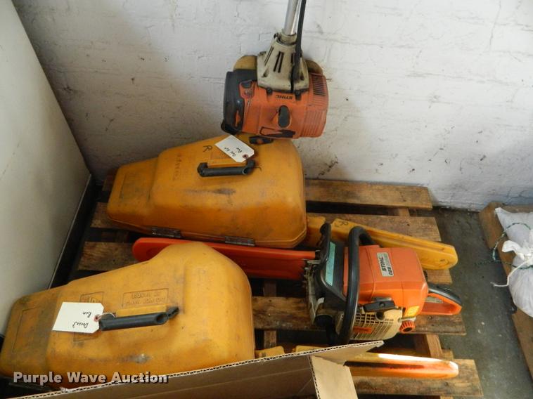 Lawn and garden equipment in Norton, KS Item AP9705 sold Purple Wave