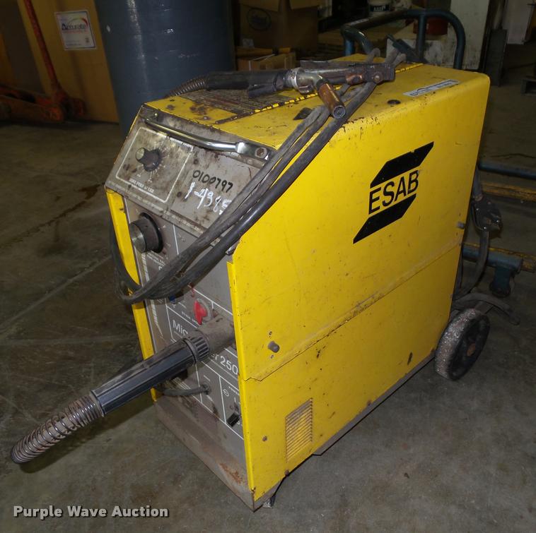 image for item BV9842 1997 Esab 250 arc welder