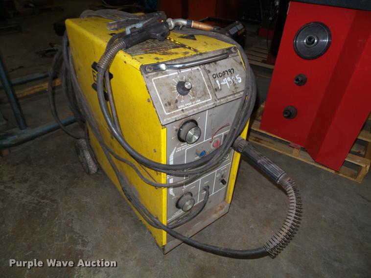 image for item BV9842 1997 Esab 250 arc welder