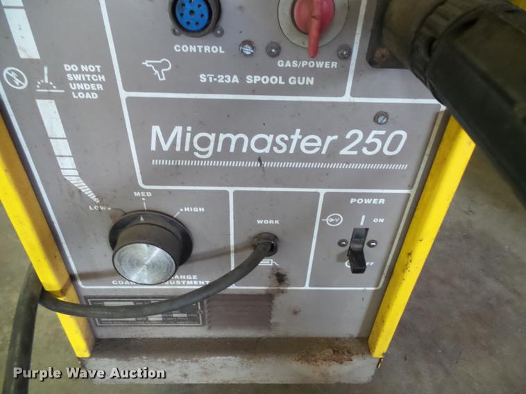 image for item BV9842 1997 Esab 250 arc welder