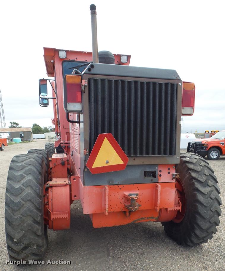 image for item DA4534 2000 Champion 710A Series 6 motor grader