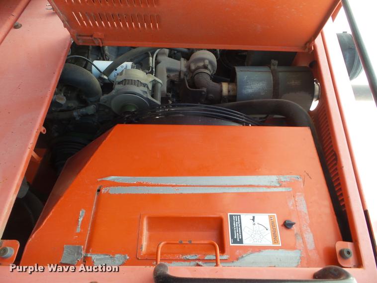 image for item DA4534 2000 Champion 710A Series 6 motor grader