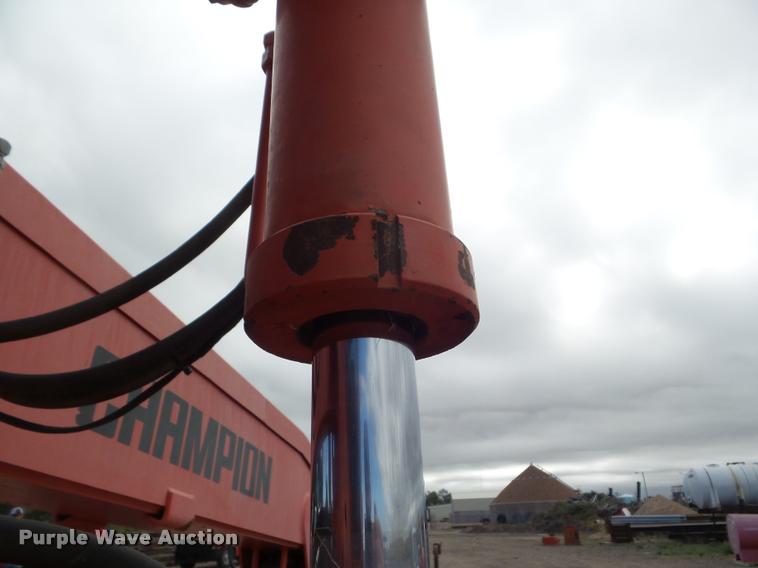 image for item DA4534 2000 Champion 710A Series 6 motor grader