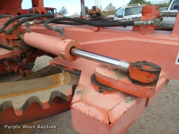 image for item DA4534 2000 Champion 710A Series 6 motor grader