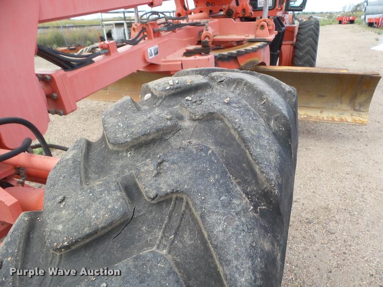 image for item DA4534 2000 Champion 710A Series 6 motor grader