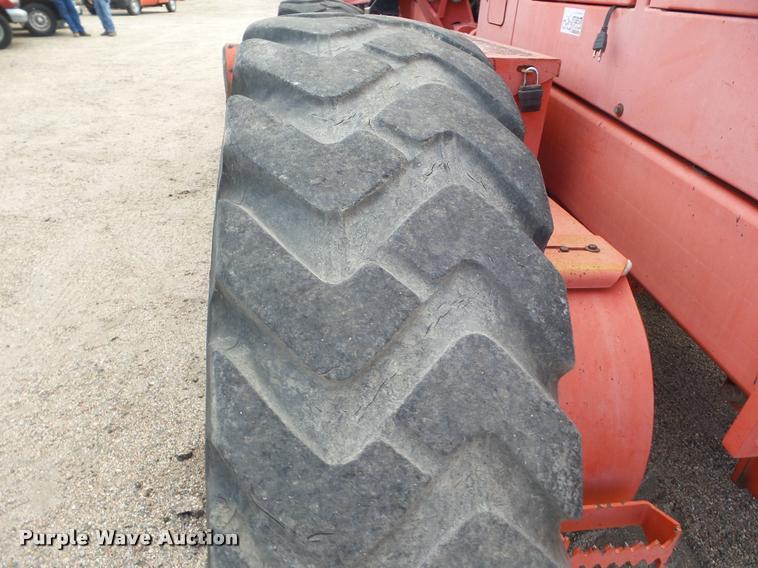 image for item DA4534 2000 Champion 710A Series 6 motor grader