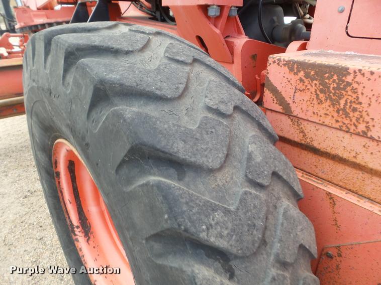 image for item DA4534 2000 Champion 710A Series 6 motor grader