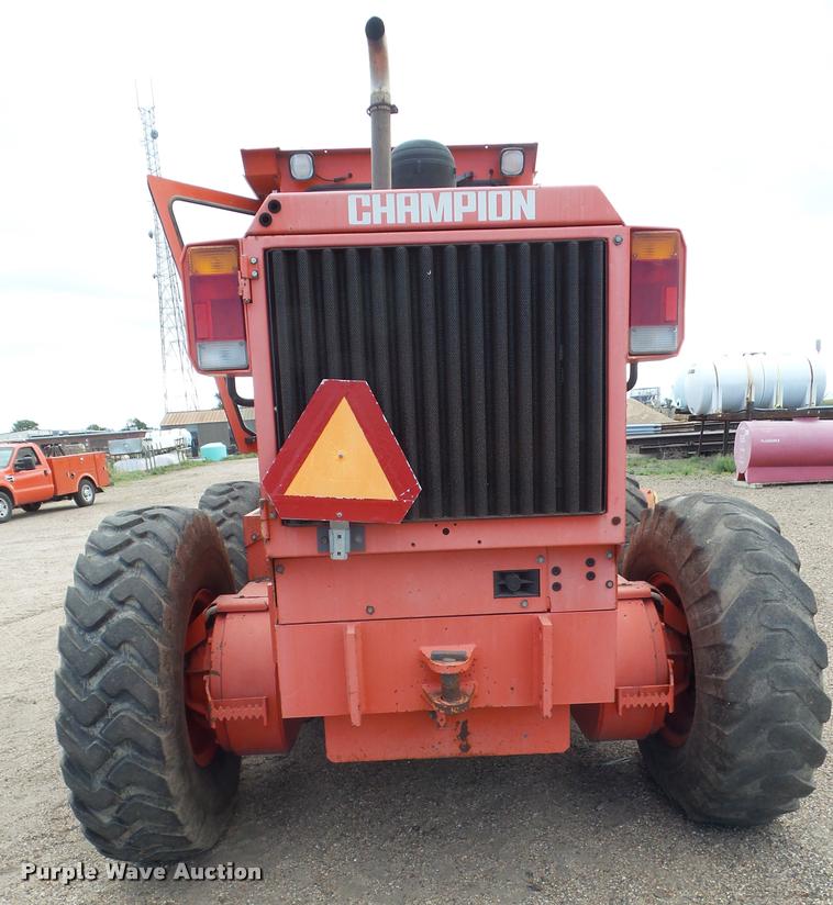 image for item DA4535 2000 Champion 710A Series 6 motor grader