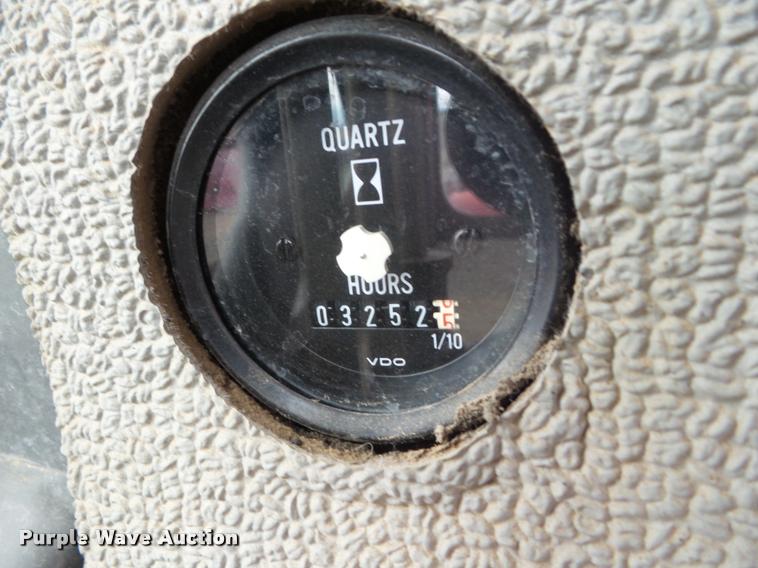 image for item DA4535 2000 Champion 710A Series 6 motor grader