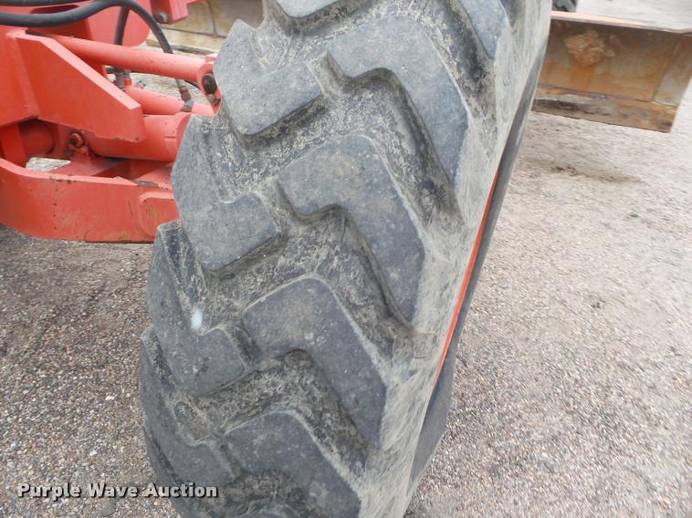 image for item DA4535 2000 Champion 710A Series 6 motor grader